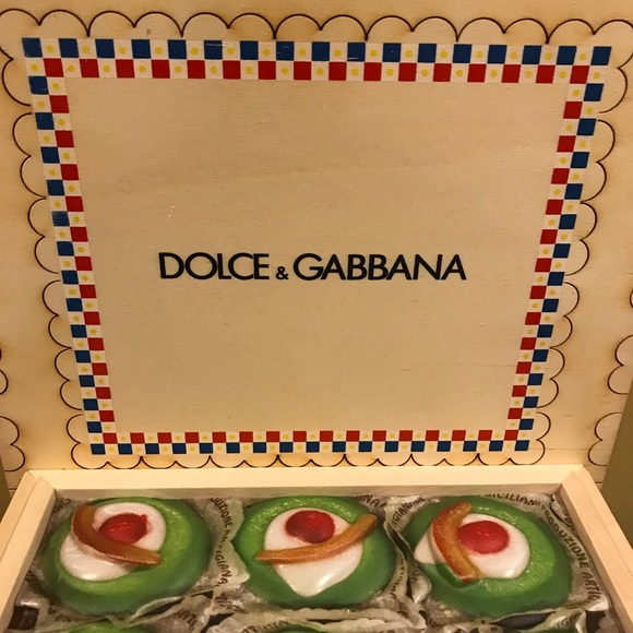 Dolce & Gabbana display - Picture 2 of 10
